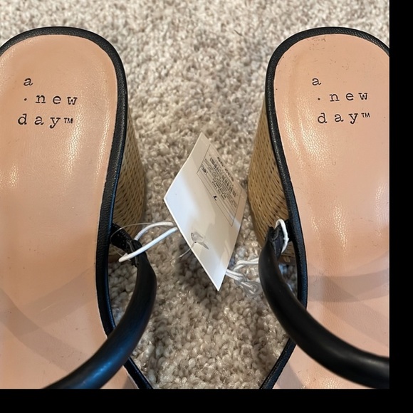 A New Day - 2 straps sandals with a cute rattan - Picture 3 of 8